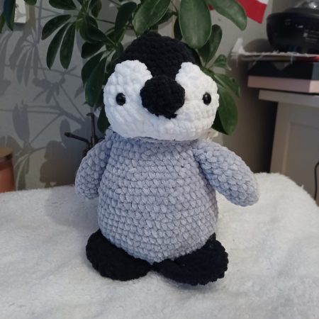 Chunky Penguin (+Scarf if requested)